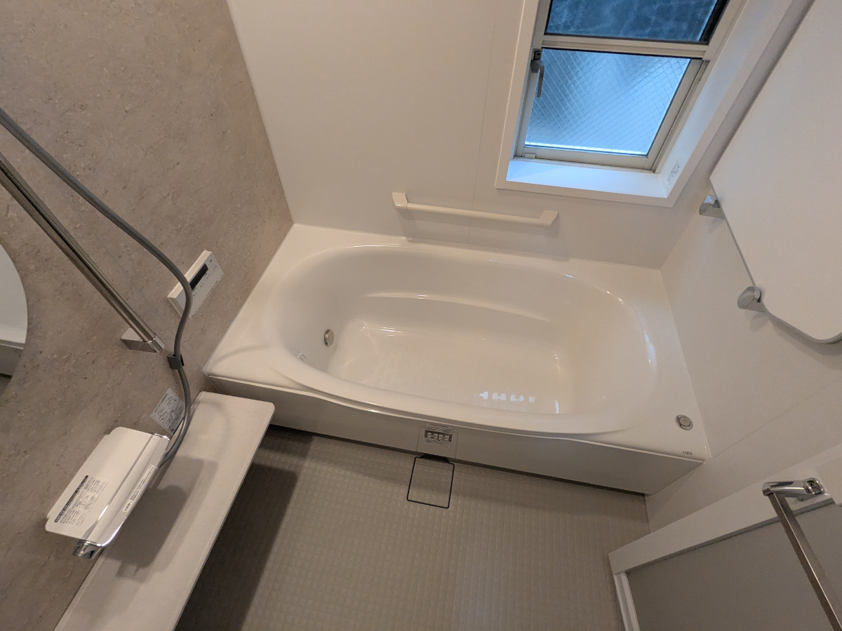 戸建浴室、玄関ドアリフォーム（藤沢市）